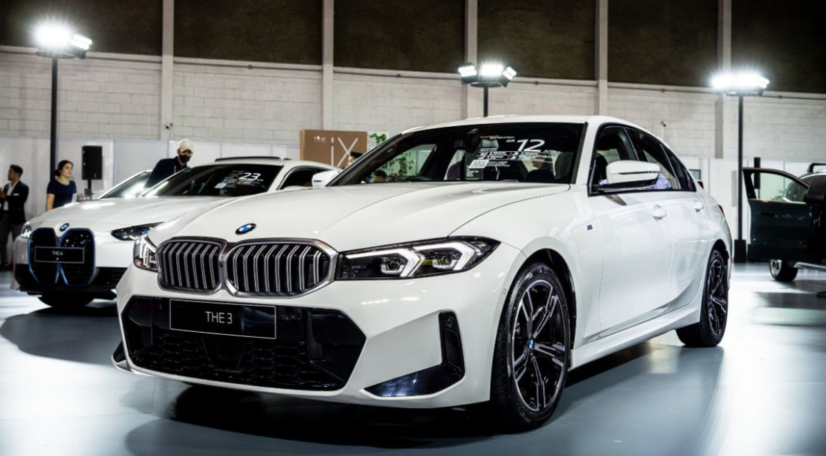 BMW 320i M Sport: Sang Legenda yang Kembali Memukau di IIMS 2025